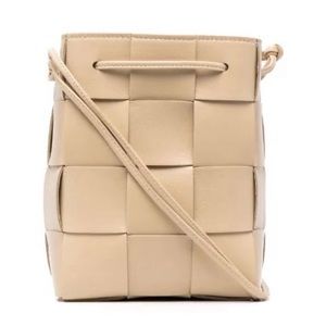 Bottega Veneta
Cassette Intrecciato shoulder bag